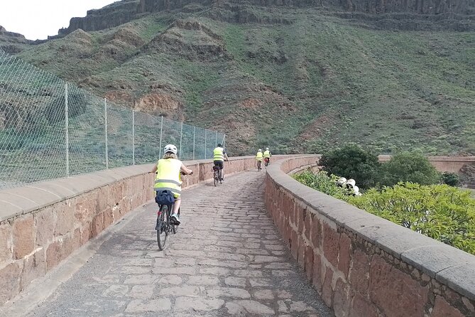 e-Bike Mountain Tour inside a Natural Park+option Tapas in a Cave - The final view at Playa del Inglés