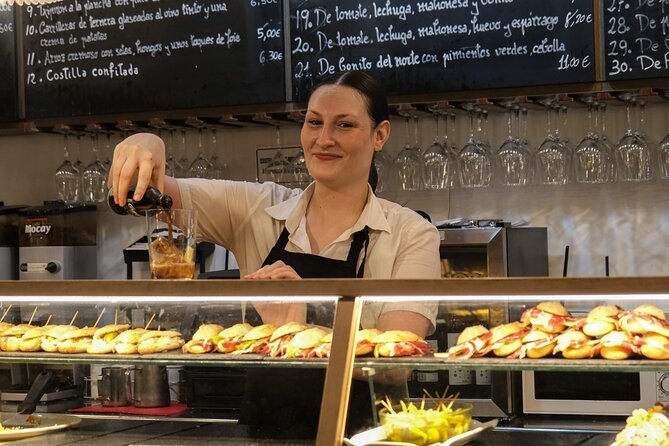 Eating San Sebastian: Beyond Pintxos Tour - The city walk between bites