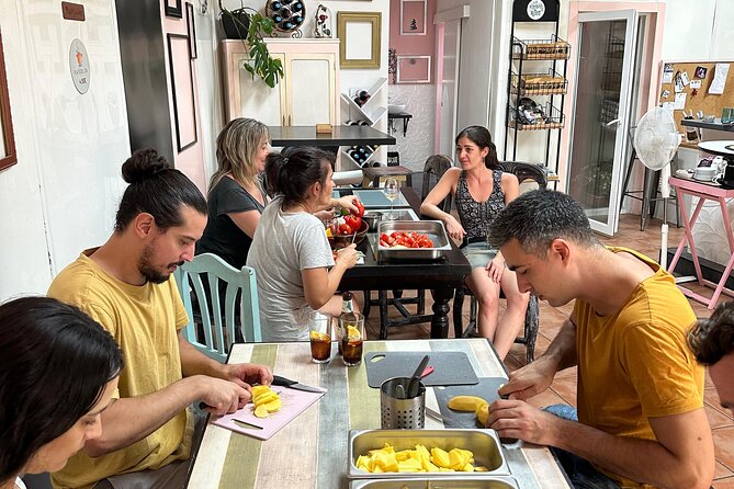 Evening Spanish Tapas Cooking Class with Live Guitar Music - Why the Central Market ingredients matter