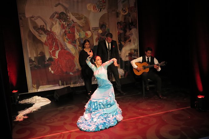 Flamenco Show and Tapas in Seville - Small groups and guide quality