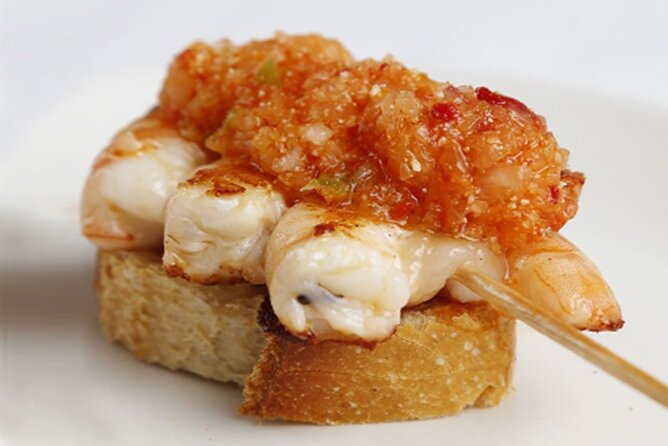 Get lost in the last classic pintxo taverns - Starting at the Boulevard kiosk