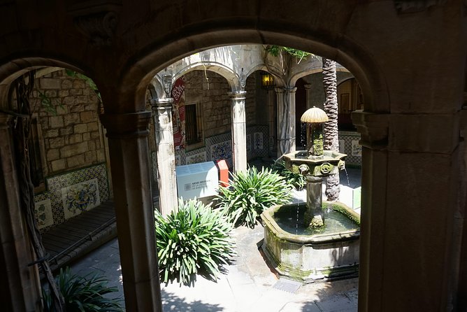 Gothic Quarter Insights & Tapas Experience - Sant Felip Neri and Placeta del Pi