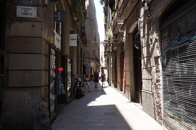 Gothic Quarter Insights & Tapas Experience - Two thousand years at the Temple of Augustus