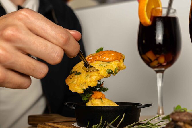 Gourmet Tapas and Wine Tour in Alcudia Old Town - The self-guided format: freedom with a little responsibility
