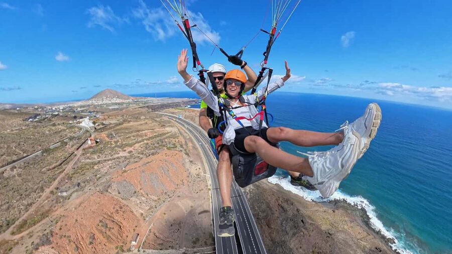 Gran Canaria: Paragliding Flight with Tapas & Pickup - What to wear and bring
