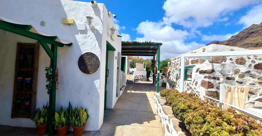 Gran Canaria: Spanish Tapas and Wine Tasting Tour in Mogan - Practical details before you book
