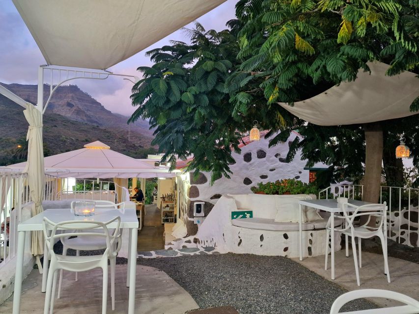 Gran Canaria: Spanish Tapas and Wine Tasting Tour in Mogan - How the tapas tasting works