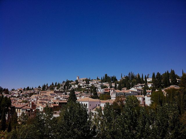 Granada Albaicín: 2.5-Hour Tapas & Drinks Walking Tour - Rooftops, bars, and a changeable evening plan