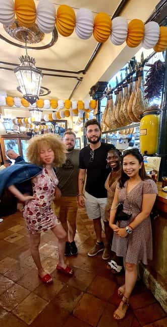 Granada: Spanish Tapas Tour with Local Guide. All included. - Why this Granada food walk works