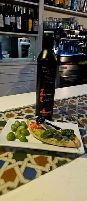 Granada: Spanish Tapas Tour with Local Guide. All included. - Who will enjoy this tour most