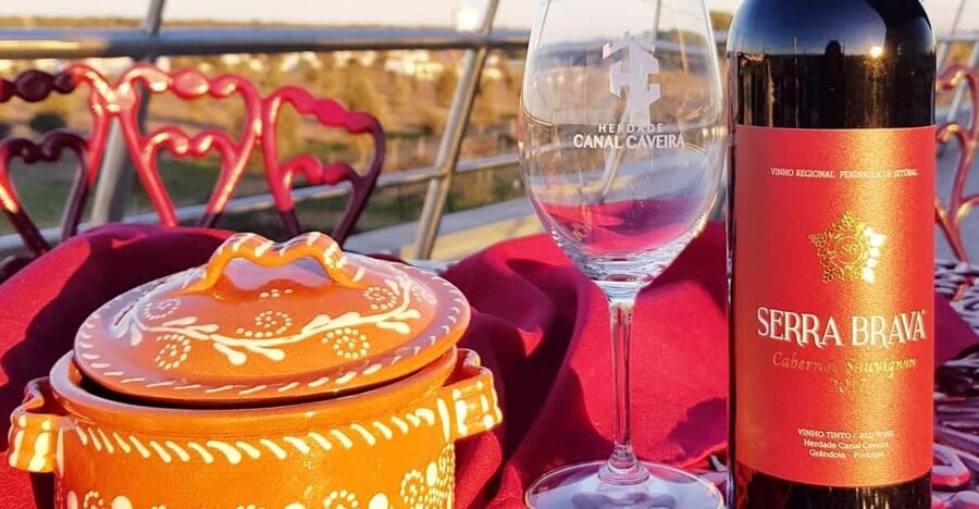Herdade Canal Caveira - Winery Visit 4 Wines & Tapas - The guided tour explains the estate and its wines