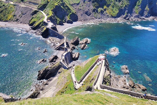 Hike Gaztelugatxe, Fishing Port Bermeo & Pintxo Lunch from Bilbao - The guide can make the morning much better