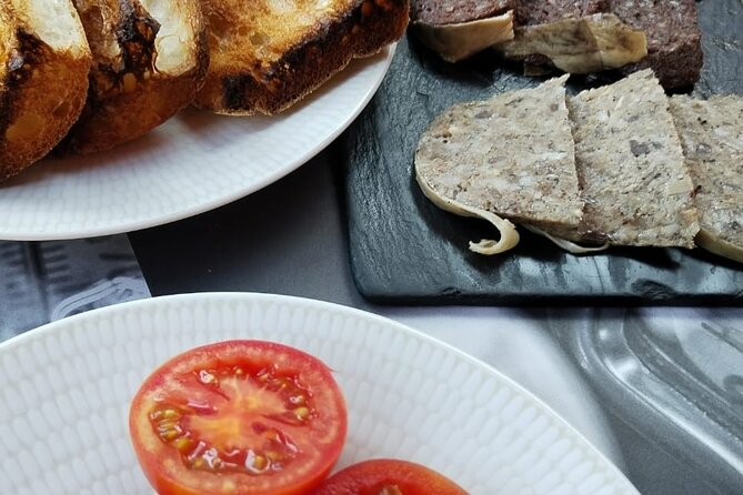 History and culture with tapas dinner - Santa Maria del Mar and the character of local devotion