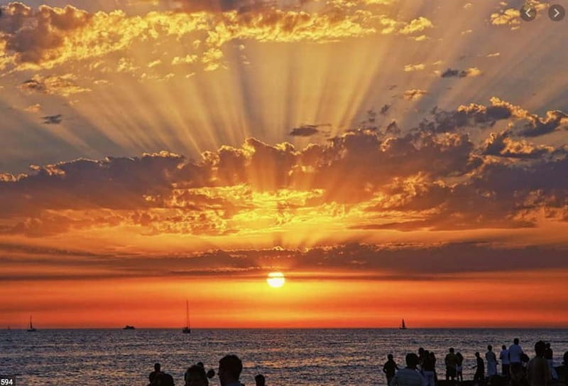 Ibiza’s Sunset Strip Tipsy Tapas Tour - Why this is a smart way to eat in Ibiza
