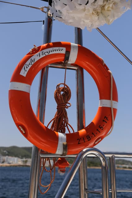 Ibiza: Scenic Sunset Cruise with Tapas and Drinks - Key points at a glance