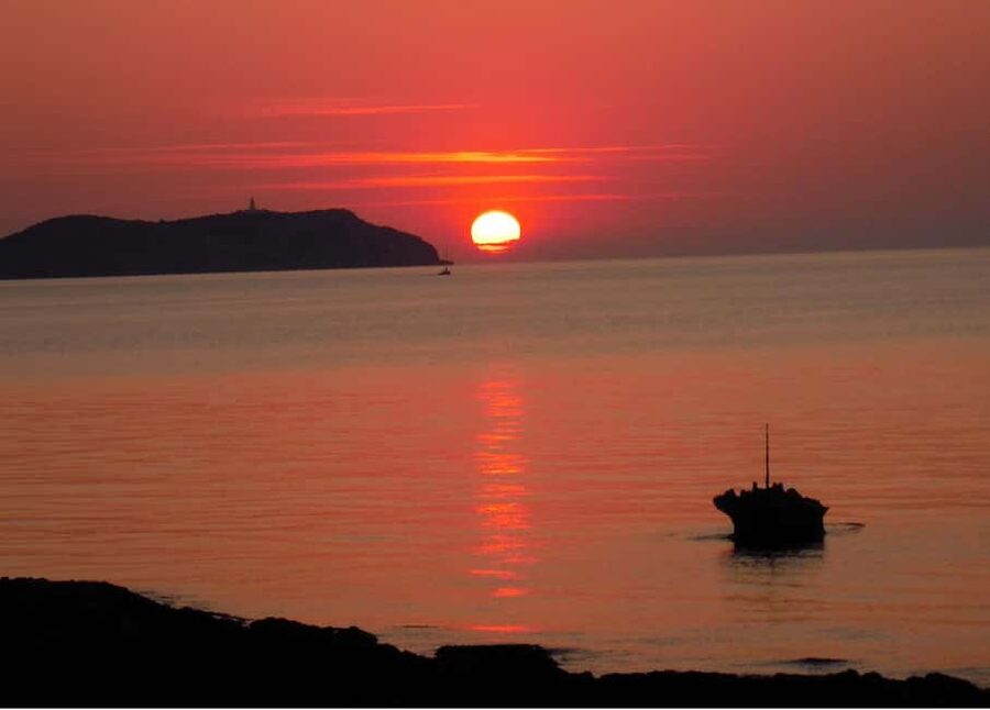 Ibiza: Sunset Private Sailboat with Tapas & Premim Open Bar - Why the 1930s boat changes the evening