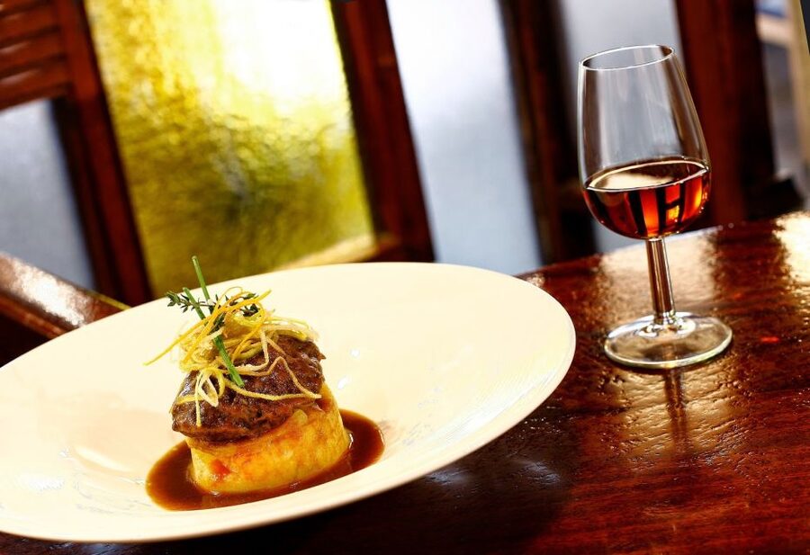 Jerez: Traditional Tapas Tour - Three tabancos, three pairings