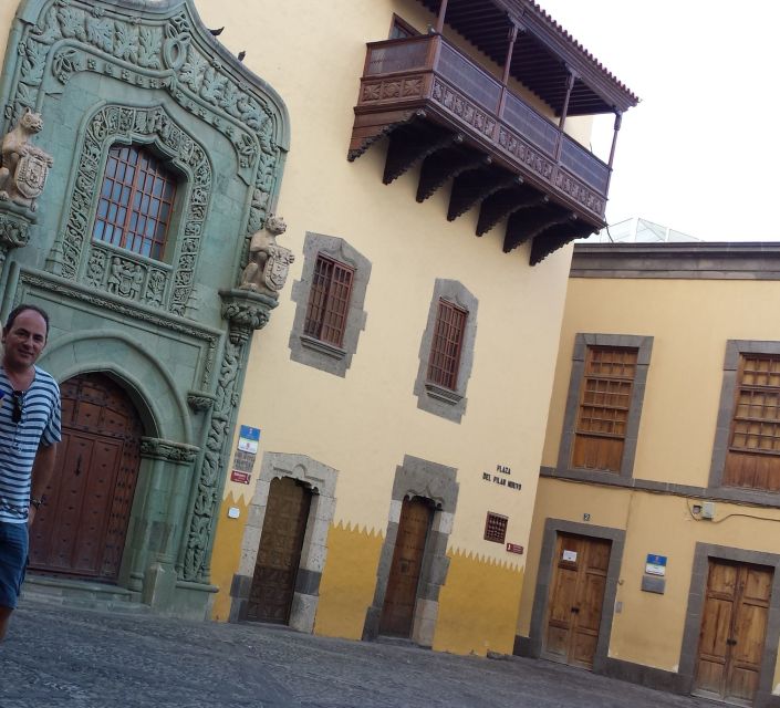 Las Palmas: Private Old City Guided Walking Tour with Tapas - Starting at San Telmo Park