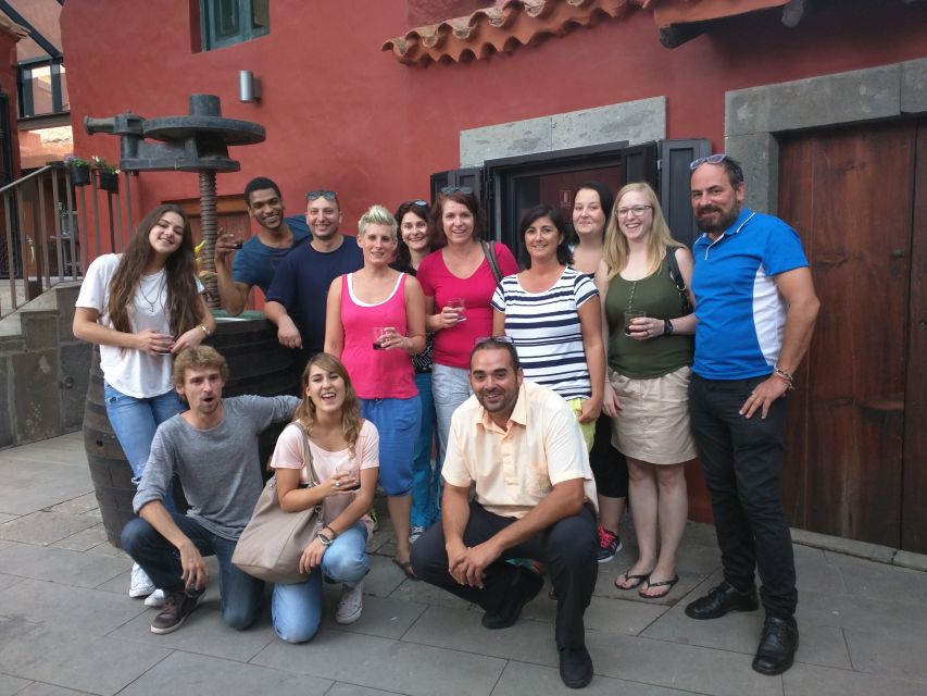 Las Palmas: Private Old City Guided Walking Tour with Tapas - Walking into Vegueta’s colonial past