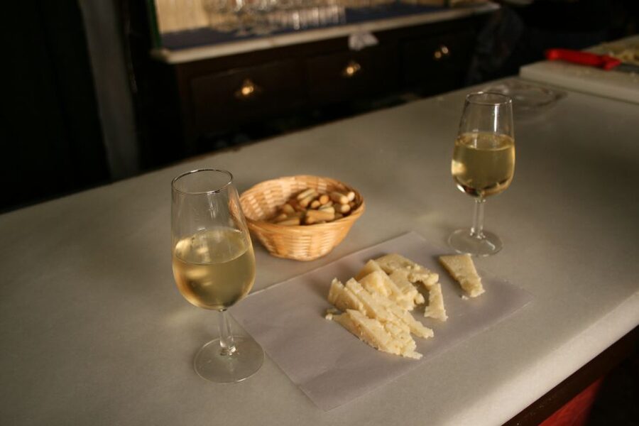 Las Palmas: Tapas and Drinks in the Beauty of the Old City - Should you book this Las Palmas food tour?