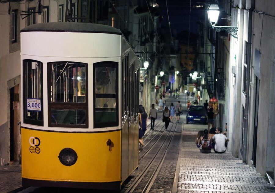 Lisbon: Fado Vadio Tour with Portuguese Tapas - Key points to know before booking