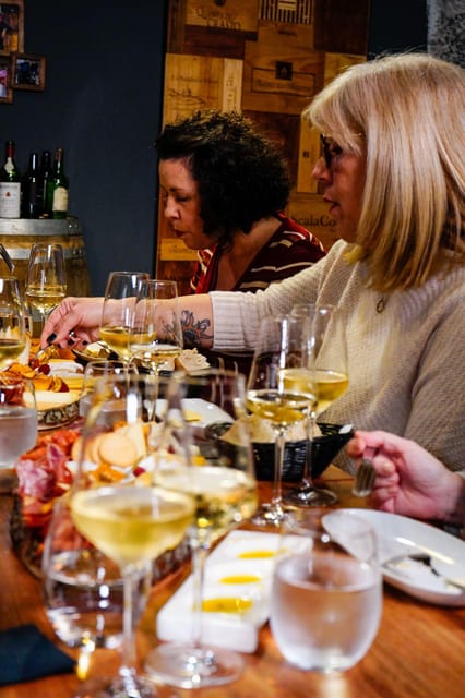 Lisbon: Premium Wine and Tapas Tasting Session - What the $100 price buys you
