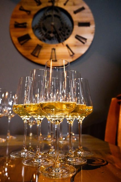 Lisbon: Premium Wine and Tapas Tasting Session - The board is the real second course