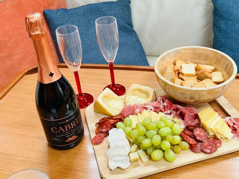 Lisbon: Romantic Cruise with Wine & Portuguese Tapas - Belém Tower and the Monument to the Discoveries