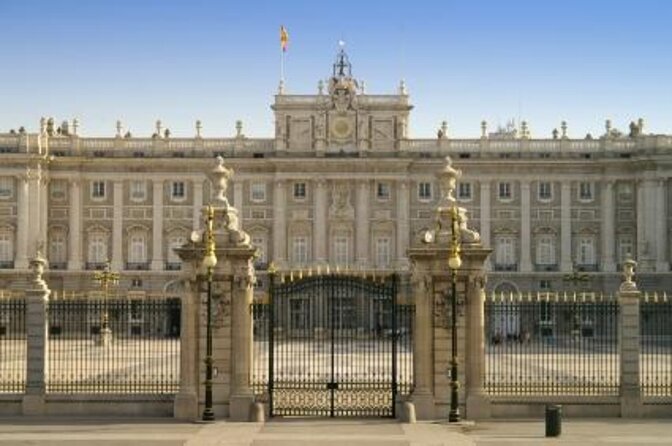 Madrid: 3 hour Guided Highlights Bike Tour with Optional Tapas - Key things to know before you pedal away