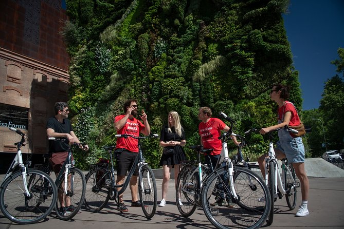 Madrid: 3 hour Guided Highlights Bike Tour with Optional Tapas - Medieval Madrid at Plaza de la Villa