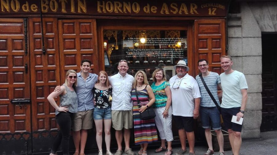 Madrid: Authentic Tapas Evening Tour with a side of History - History along Madrid’s old-quarter streets