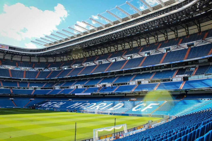 Madrid: Bernabeu Stadium and Museum Tour + Tapas - The museum and hundreds of Real Madrid trophies