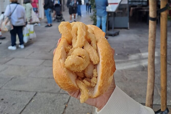Madrid Food Tour: Tapas, Drinks and Delights with a Local - What the guide adds to the food