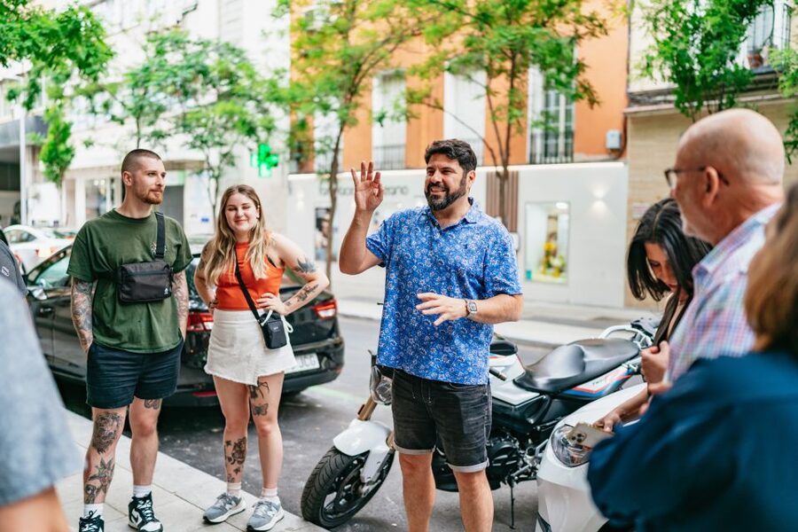 Madrid: Food & Wine Tour with 10 Tapas & 4 Drinks Included - What the food and drink package is really worth