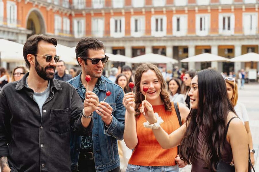 Madrid Guided Food Tour with Tapas and Spanish Wine - Key points at a glance