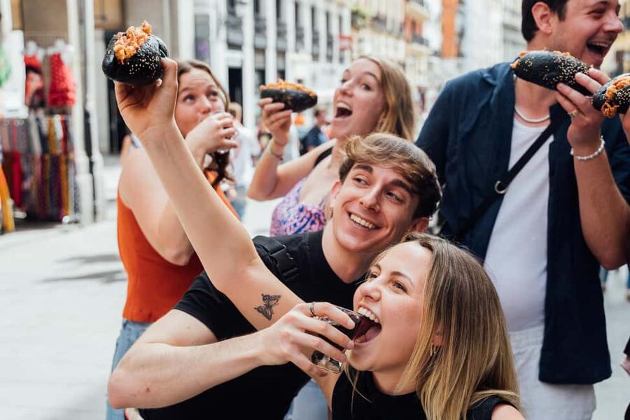 Madrid Guided Food Tour with Tapas and Spanish Wine - Madrid de los Austrias and the final walk to Plaza Mayor