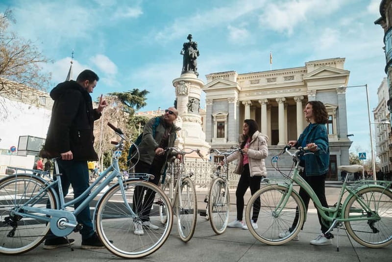 Madrid: Highlights Guided Vintage Bike Tour and Tapas Option - Key points to know before you pedal off