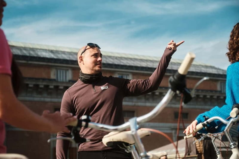 Madrid: Highlights Guided Vintage Bike Tour and Tapas Option - Why a bike is a smart way to see Madrid