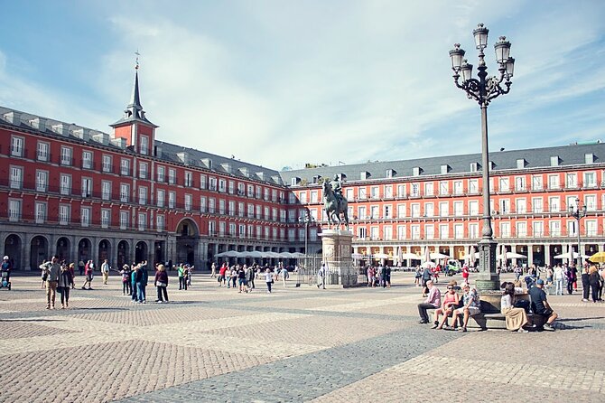 Madrid Historic Centre Food Tour with Authentic Tapas & Wines - Plaza Mayor, Puerta del Sol, and the market quarter