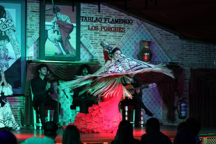 Madrid: Los Porches Flamenco Show with Tapas and Wine Ticket - Key points to know before booking