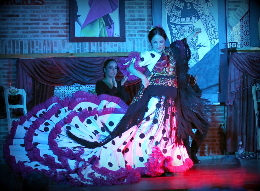 Madrid: Los Porches Flamenco Show with Tapas and Wine Ticket - What the Los Porches experience is really about