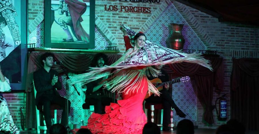 Madrid: Los Porches Flamenco Show with Tapas and Wine Ticket - The three-stage setting at Los Porches