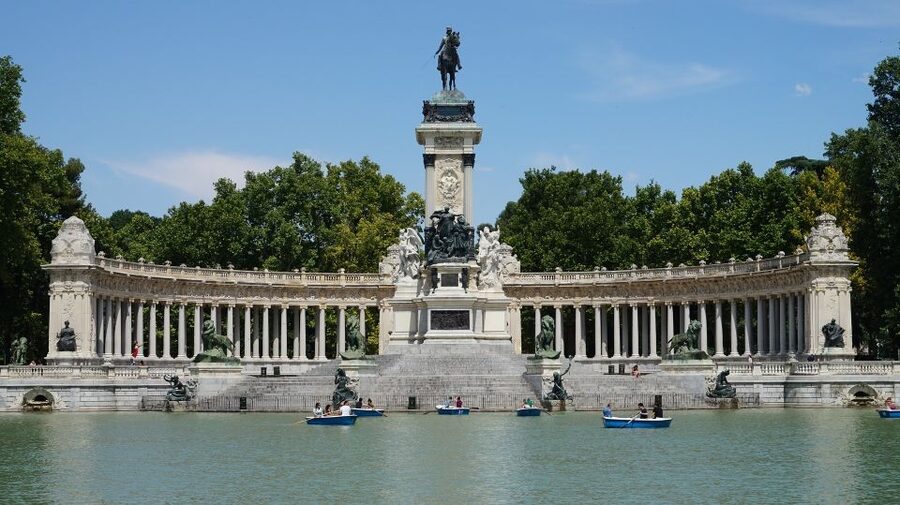 Madrid: Retiro Park Guided Tour and Tapas Tasting - How good is the food value?