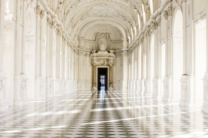 Madrid: Royal Palace Expert Guided Tour with Optional Tapas - When the guide makes the difference