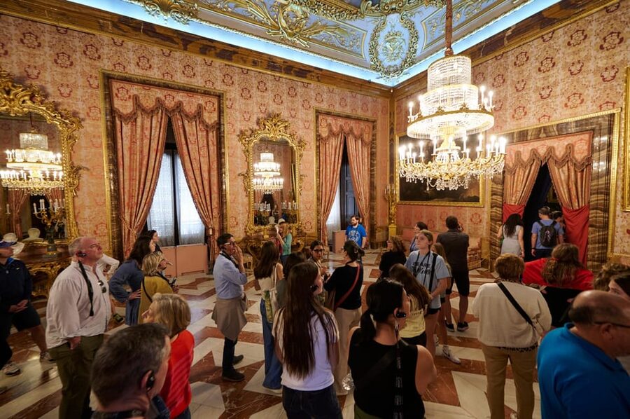 Madrid: Royal Palace Tour, Flamenco Show, & Tapas with Drink - Choosing your tapas dish and drink