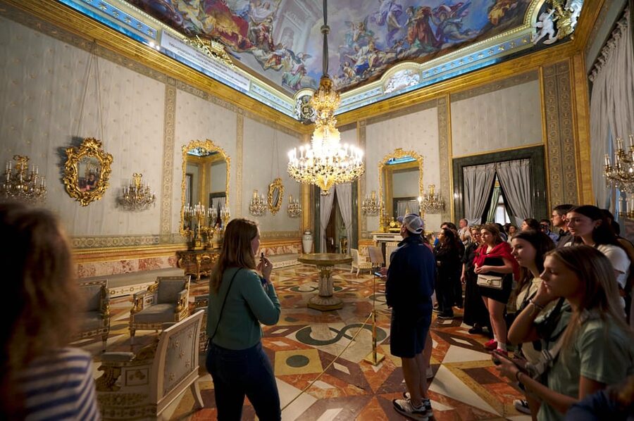 Madrid: Royal Palace Tour, Flamenco Show, & Tapas with Drink - Practical planning advice