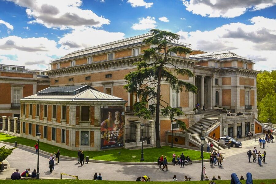 Madrid: Small Group of Prado Museum Tour & Optional Tapas - The museum building is part of the experience
