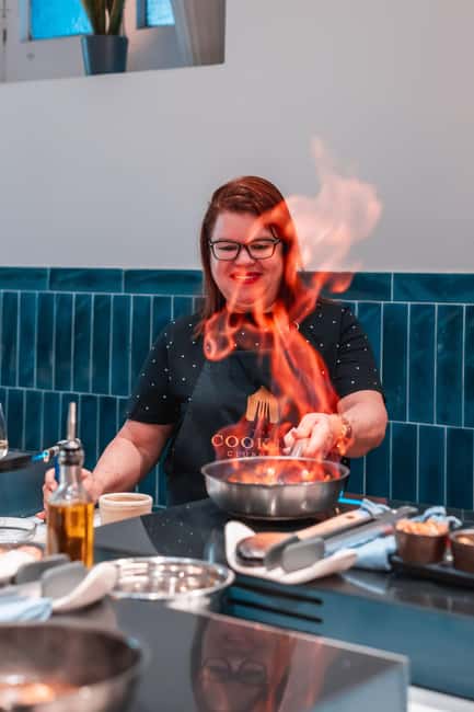 Madrid: Tapas Cooking Class with bottomless Wine Pairing - Key points at a glance