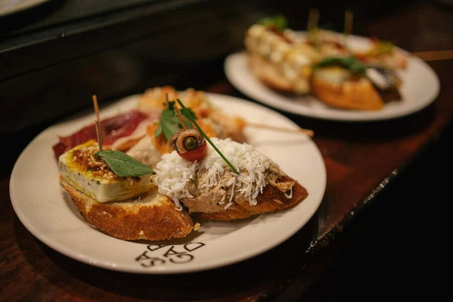 Madrid: Tapas Dinner Party Food Tour with Guide - Starting Near the Fountain in La Latina