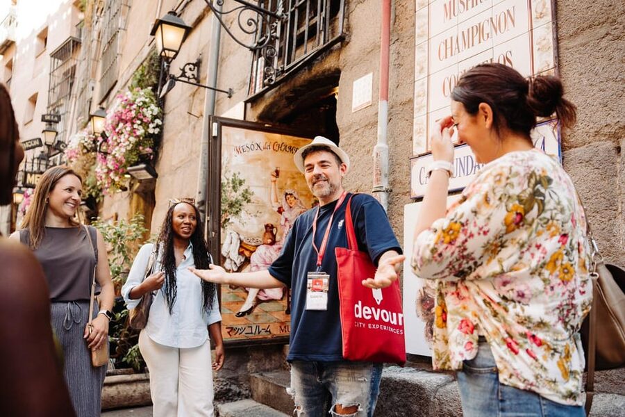 Madrid: Tapas, Taverns & History Tour - Mesón del Champiñón: a historic bar and a wine cocktail